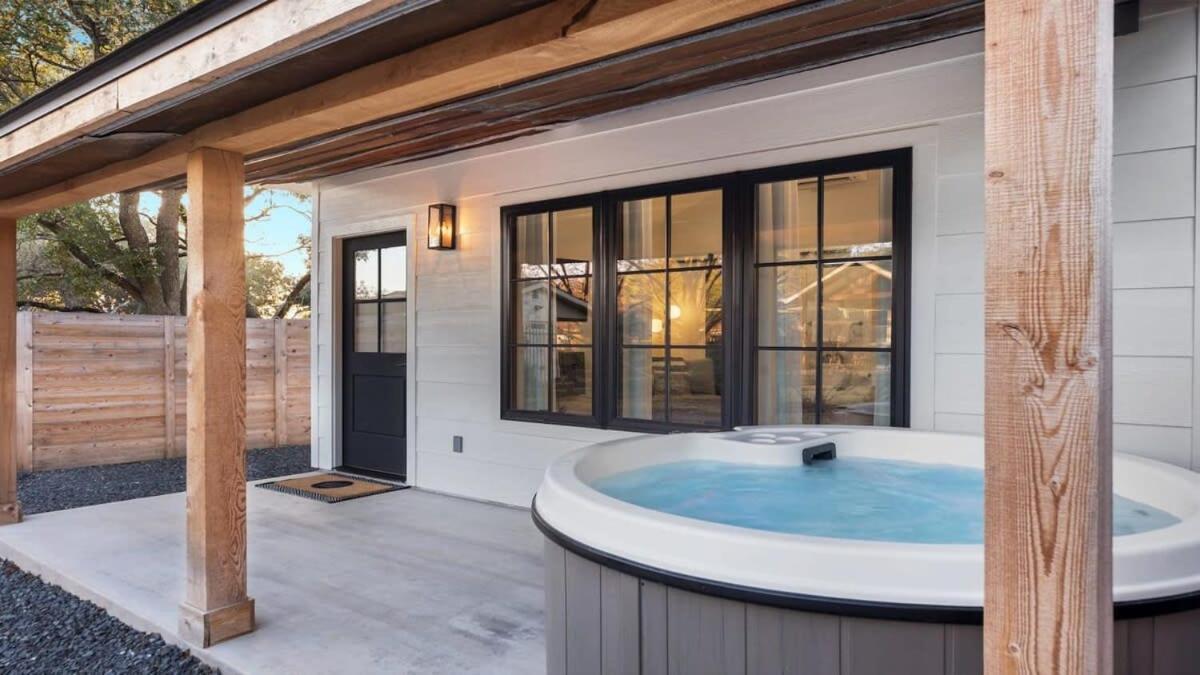 Alley Kat Guesthouse With Private Hot Tub Fredericksburg Buitenkant foto