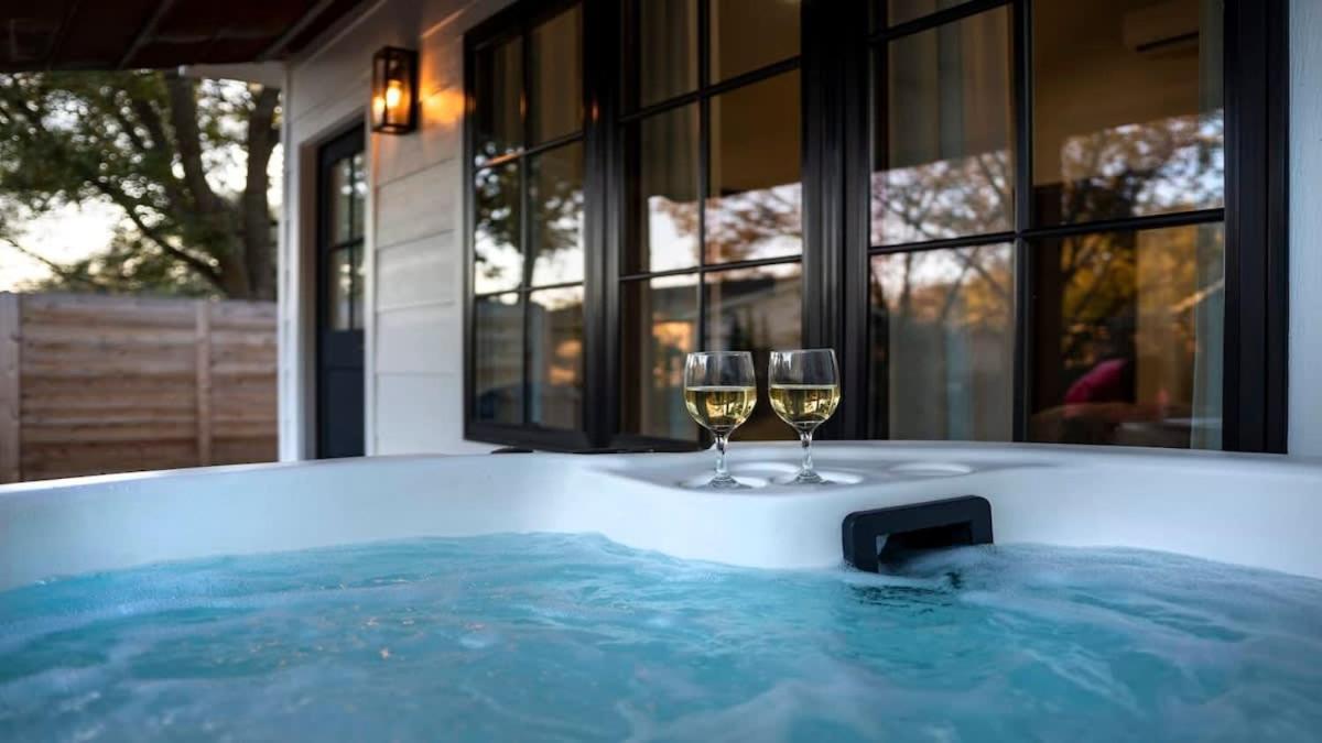 Alley Kat Guesthouse With Private Hot Tub Fredericksburg Buitenkant foto